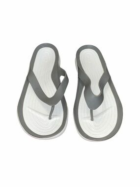 Crocs Gray White Thong Sandals Women’s 11 Lightweight Comfort Flip Flops